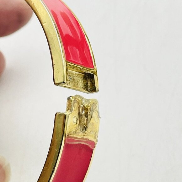 TALBOTS Coral Pink Enamel Clamper Bracelet Gold Tone Classic Career Cosplay LARP - Picture 7 of 8